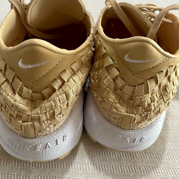 Nike Shoes - 🚨Nike Air Footscape woven 2019
Women Size 7